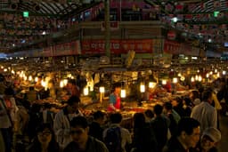 Royal Seoul, Hanok Village & Night Market Tour