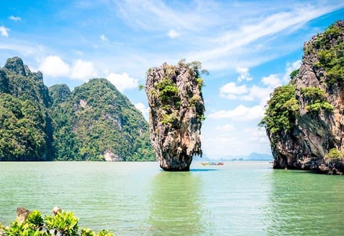 https://lykke-public-assets.s3.amazonaws.com/media/images/destination/11/thailand-card-11.webp