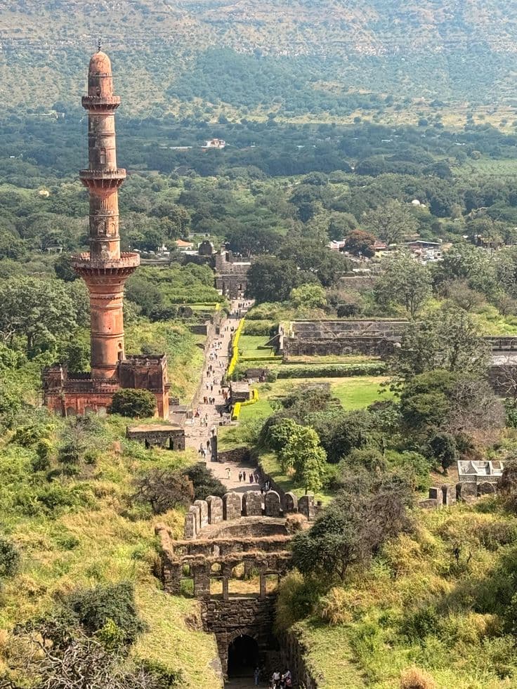 https://prod-proton-public-assets.s3.amazonaws.com/media/operators/products/SURDHI3H33TZ/123/daulatabad_5D0C0E9DF91C.jpg